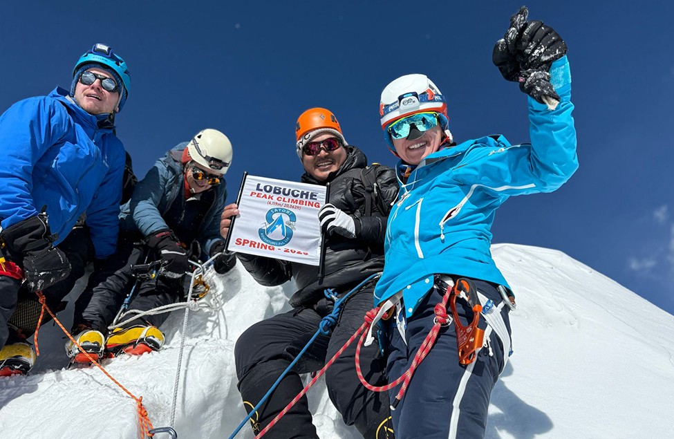 Lobuche East Summit