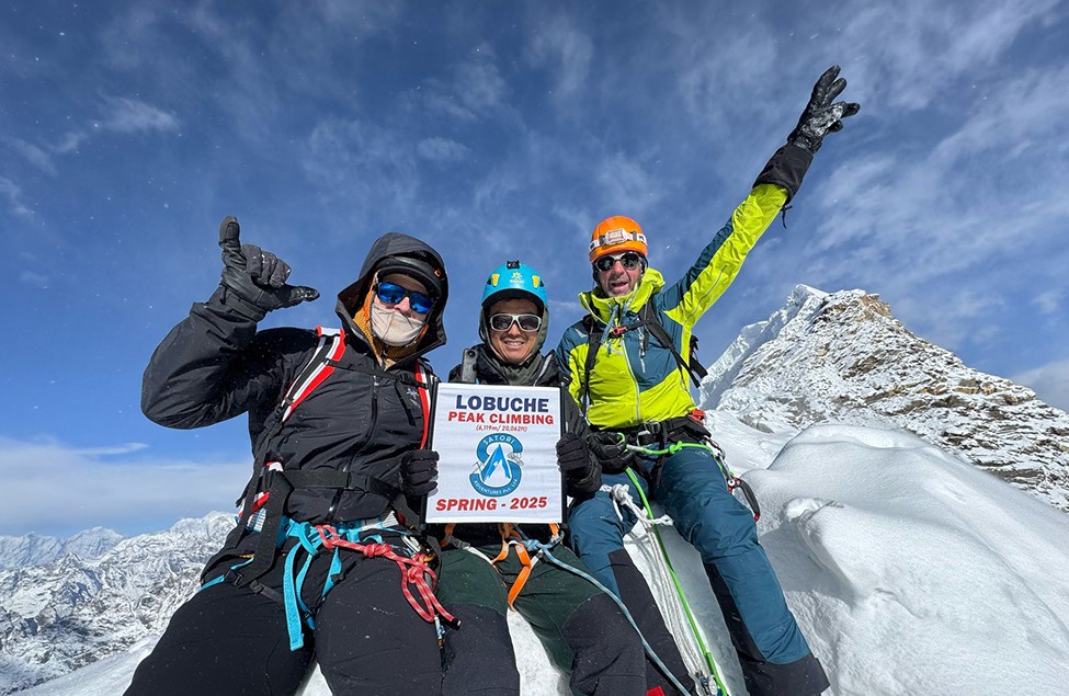 Lobuche Peak Summit